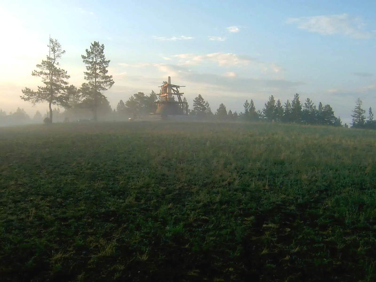 В утренней дымке