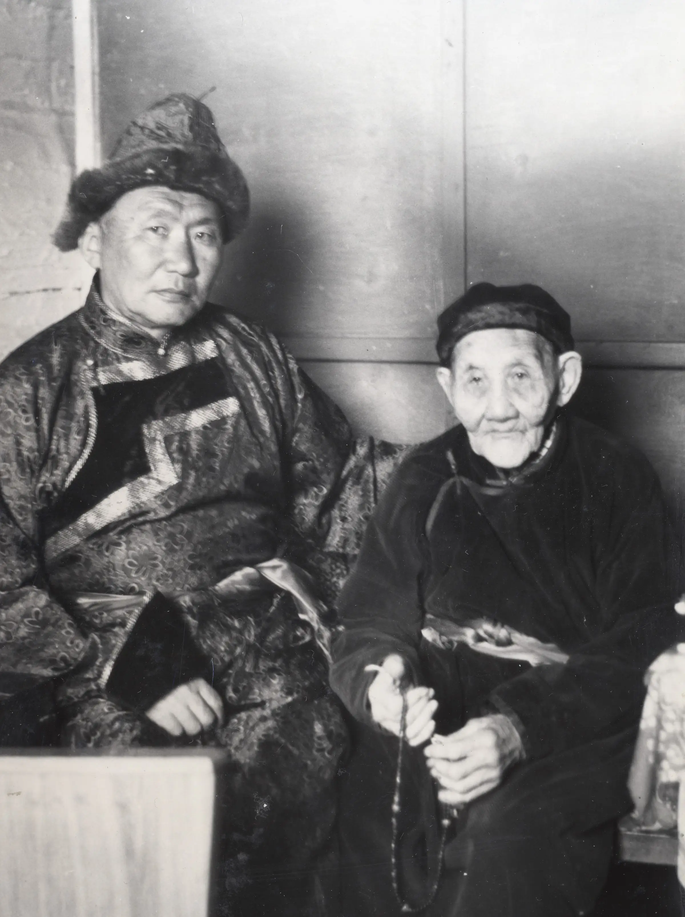 Бидия Дандарович Дандарон с матерью Балжимой Абидуевой. Кижинга, 1971 г., фото В. М. Монтлевича