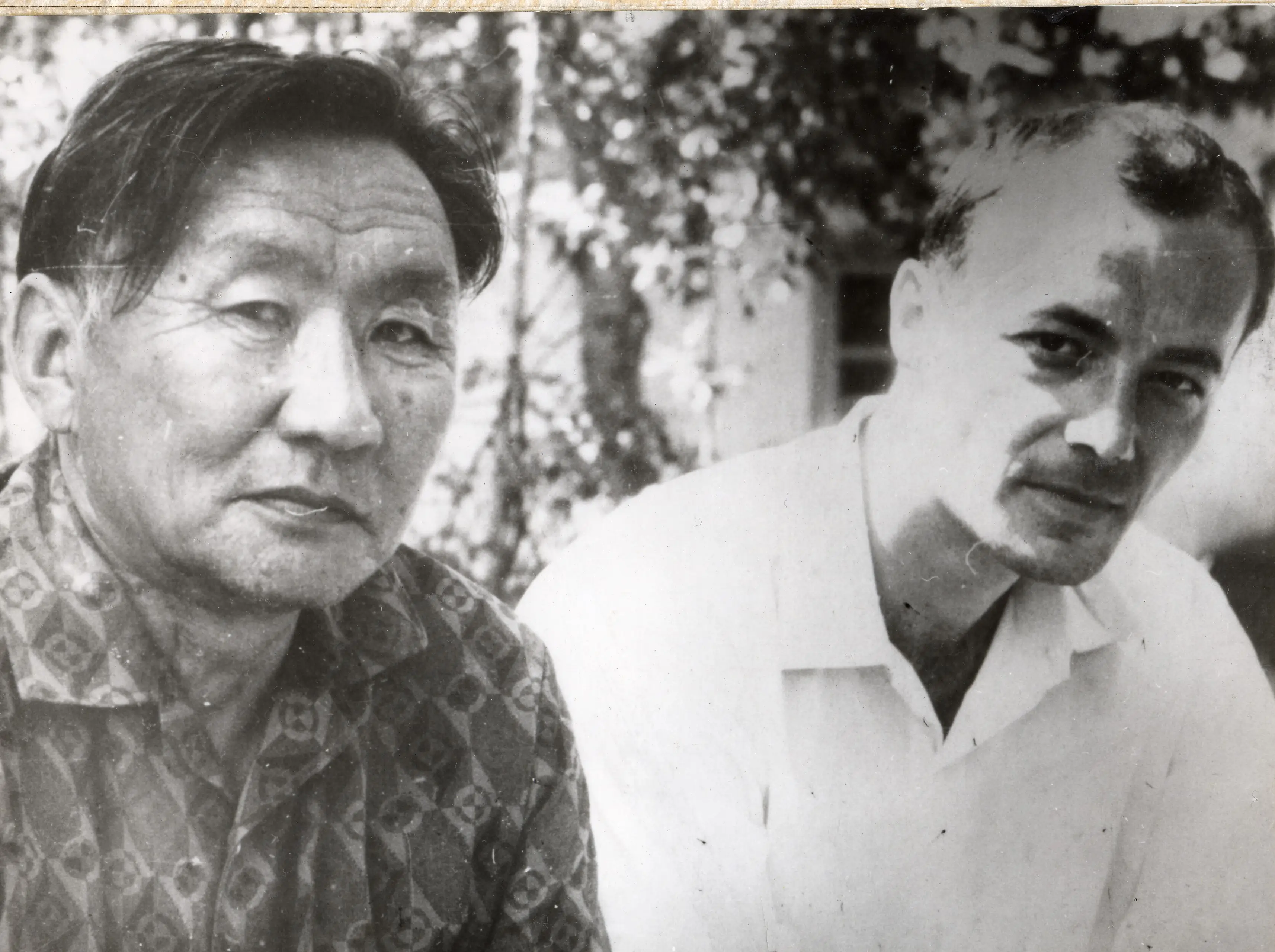 Б. Д. Дандарон, А. И. Железнов. Улан-Удэ, Шишковка, 1971 г., фото В. М.
                      Монтлевича