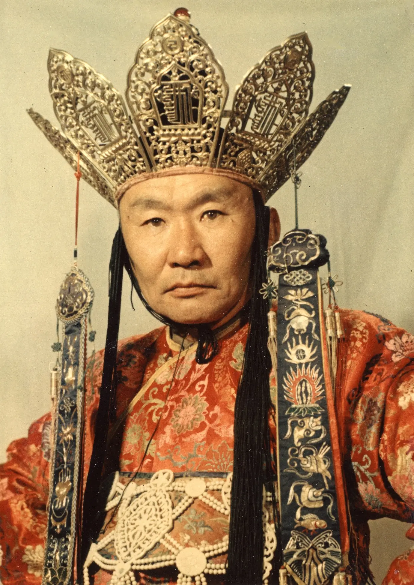 Бидия Дандарович Дандарон в короне Калачакры, фото А. И. Пономарева